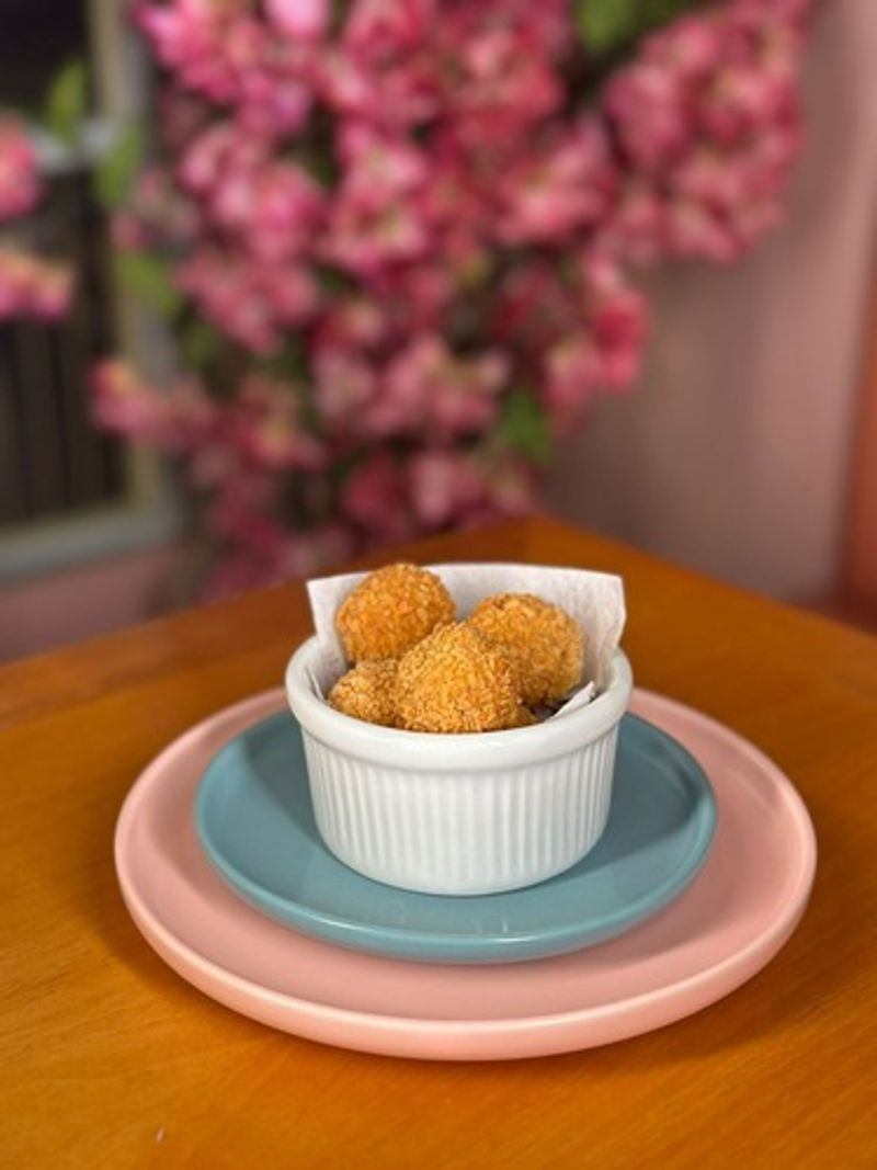 Bolinhos de bacalhau (porção com 6)