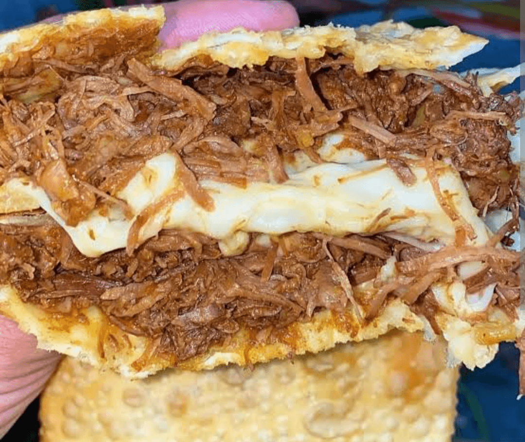 Pastel de Costela com Queijo