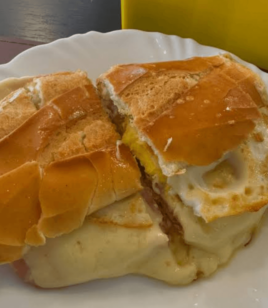 Pão com Ovo e Queijo