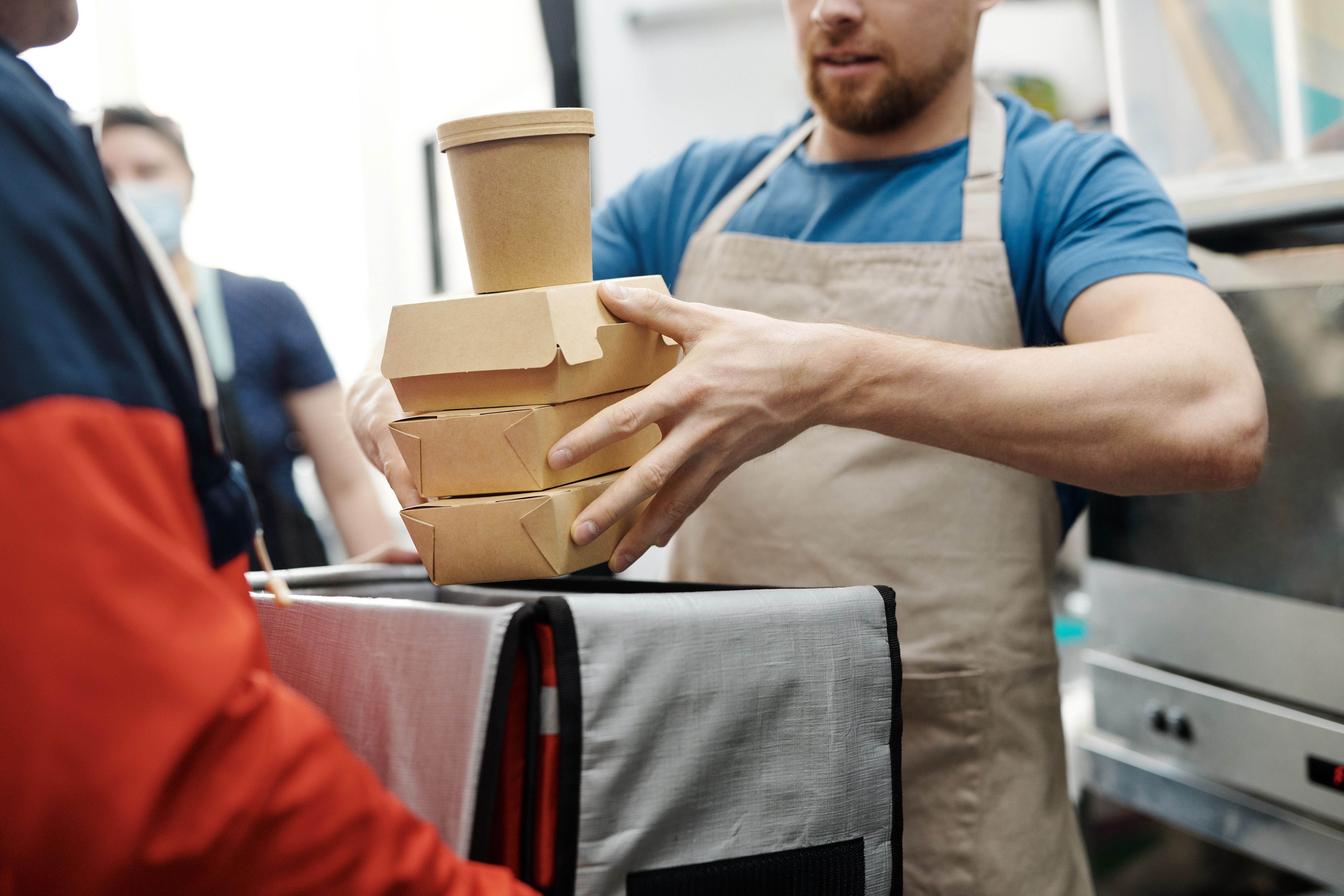 Pedido chegando de 4 lugares diferentes: como não perder o controle na cozinha